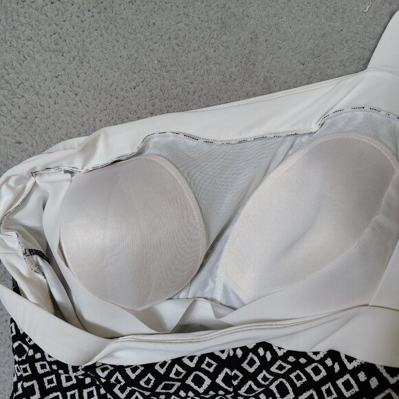 Miraclesuit Swimsuit Women 24W Black White Trim Diamond Print One-Piece Beach - Picture 8 of 11